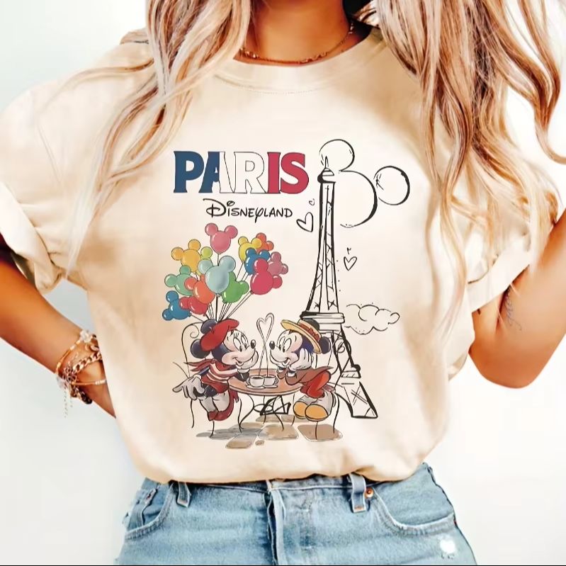 Street Fashion In Paris - ディズニー パリ ミッキー＆ミニー Tシャツ、エッフェル塔マウス Tシャツ、ディズニー S'
