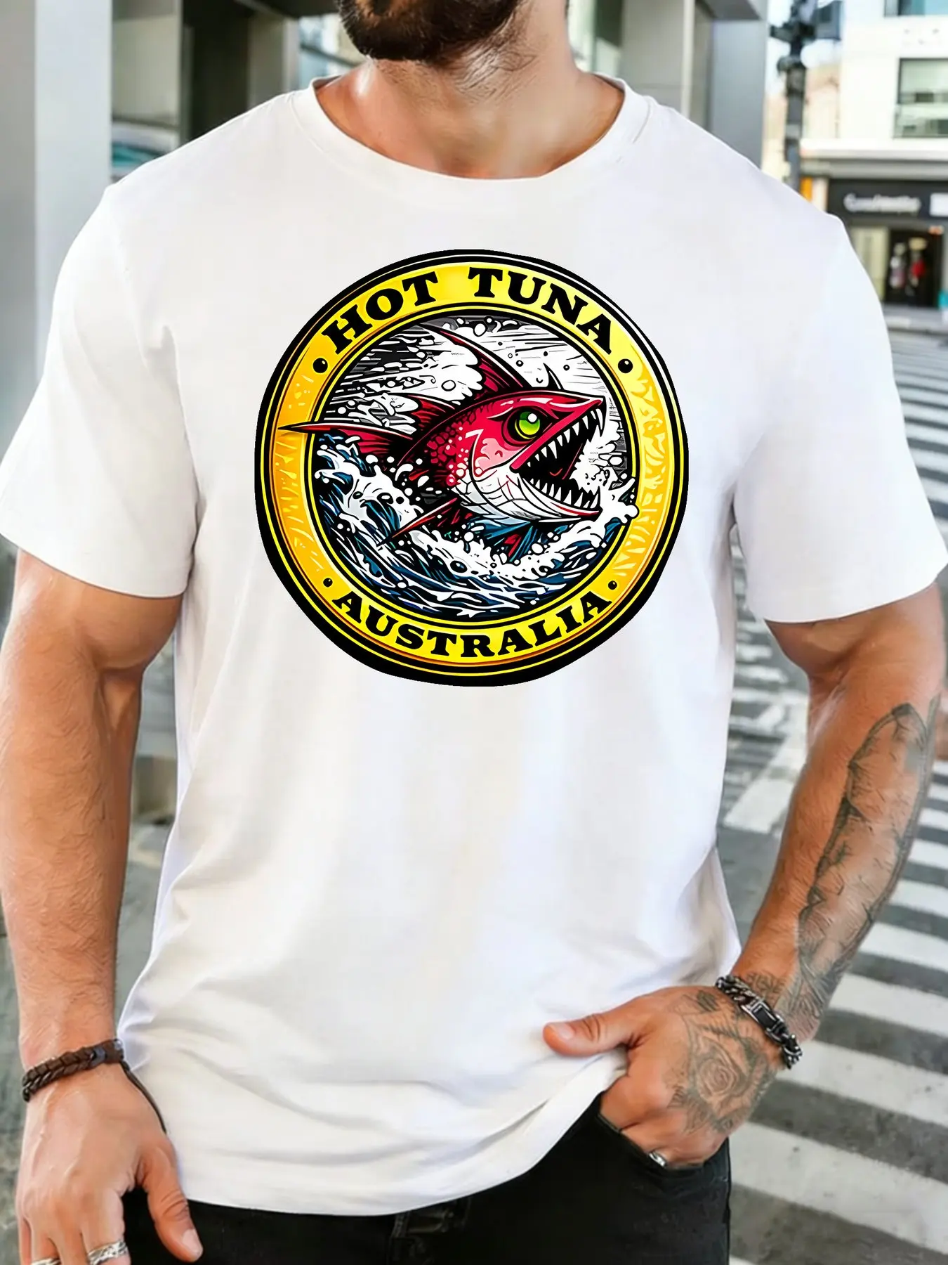 メンズレトロホットタナオーストラリアフィッシュバッジグラフィ - Street Fashion Australia のレビューと価格